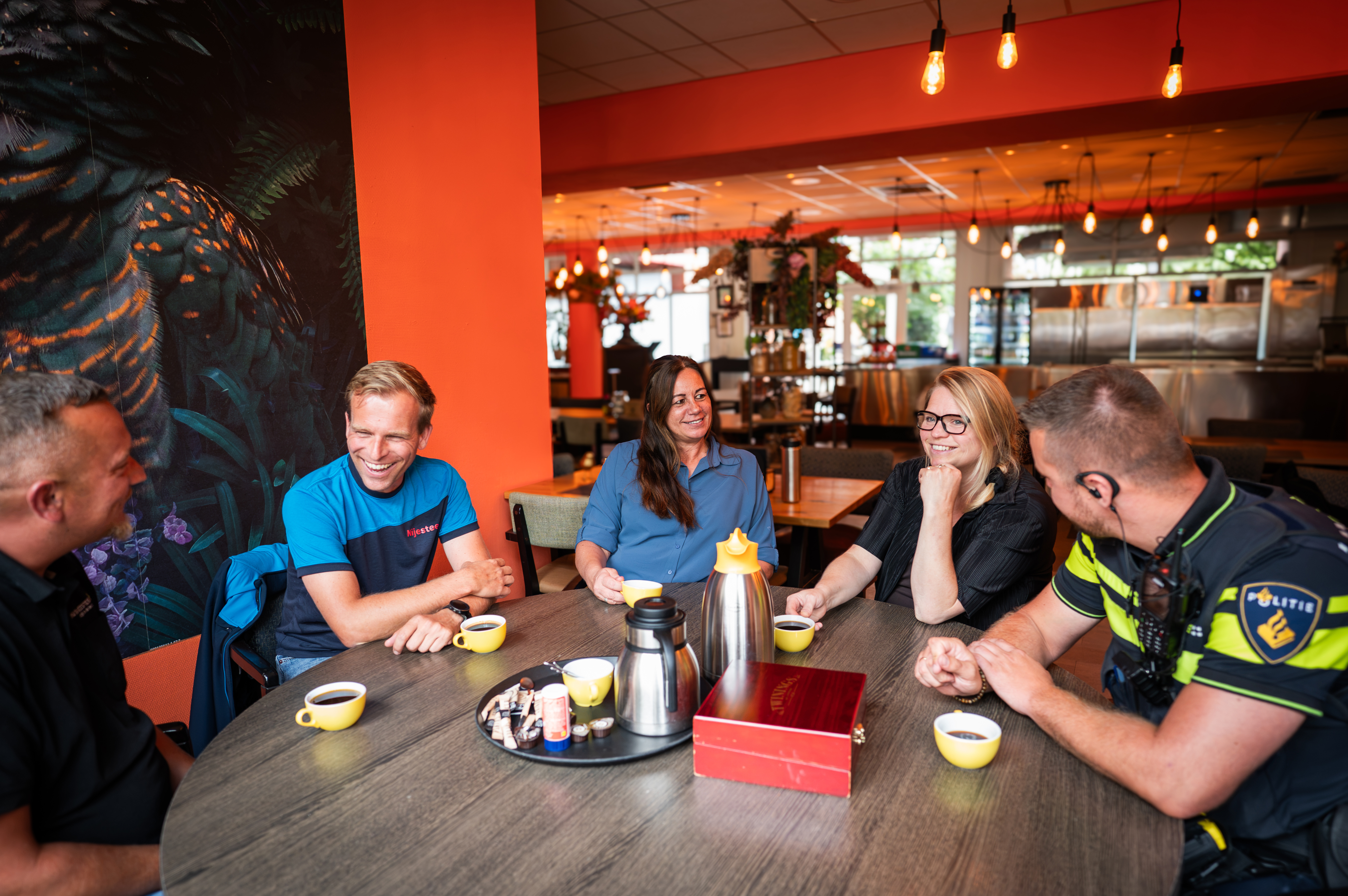 Gezamenlijk spreekuur woningcorporaties en wijkagent Oosterparkwijk